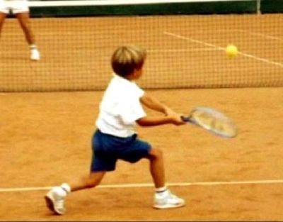 Tennis_Federer_Young_Forehand.jpg
