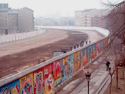 Berlin Iron Curtain.jpg