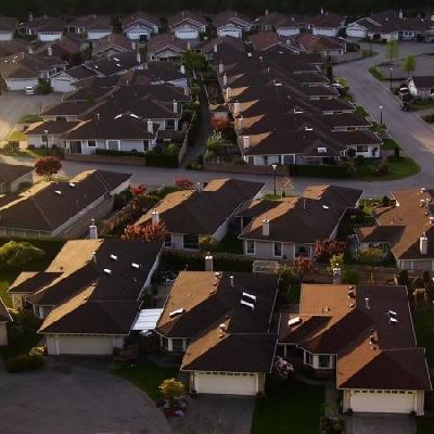 Houses-of-ordinary-Americans.jpg