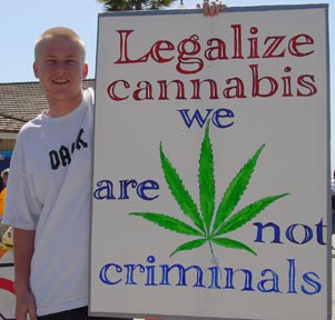 Cannabis_Teenager_Sign_legalize.jpg