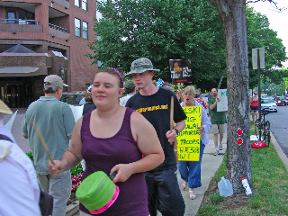 Picketing Sen. Mikulski.jpg