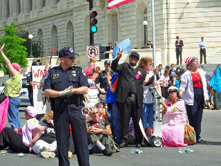 Arrest at the US Capitol.jpg